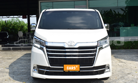 ซื้อ รถมือสอง Toyota Crown Majesta ขาว รถยนต์ ใน %{เมือง} ใน กรุงเทพมหานคร ซื้อ รถมือสอง Toyota Crown Majesta ขาว รถยนต์ ใน %{เมือง} ใน กรุงเทพมหานคร