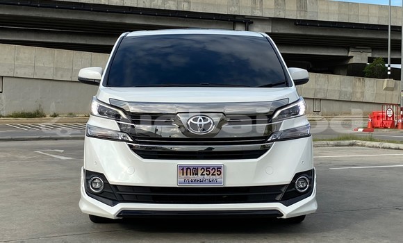 Buy Used Toyota Vellfire White Car in Bangkok in Bangkok