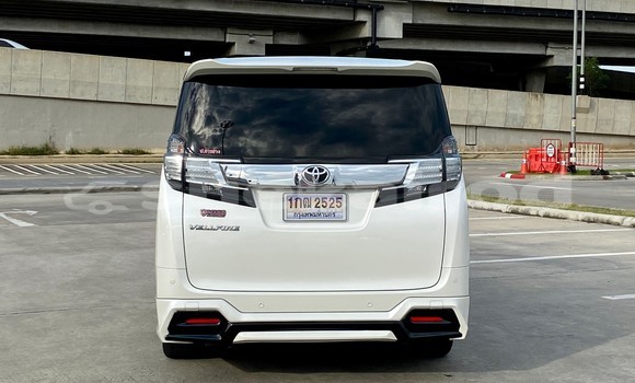 Buy Used Toyota Vellfire White Car in Bangkok in Bangkok Buy Used Toyota Vellfire White Car in Bangkok in Bangkok