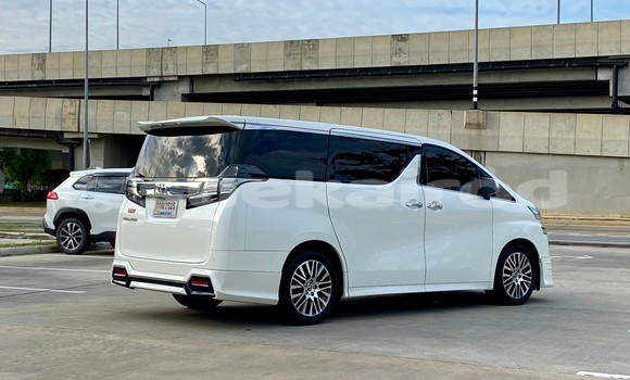 Buy Used Toyota Vellfire White Car in Bangkok in Bangkok Buy Used Toyota Vellfire White Car in Bangkok in Bangkok