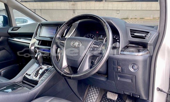 Buy Used Toyota Vellfire White Car in Bangkok in Bangkok Buy Used Toyota Vellfire White Car in Bangkok in Bangkok