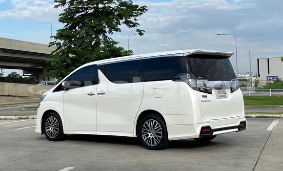 Buy Used Toyota Vellfire White Car in Bangkok in Bangkok Buy Used Toyota Vellfire White Car in Bangkok in Bangkok