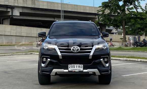 Buy Used Toyota Fortuner Black Car in Bangkok in Bangkok