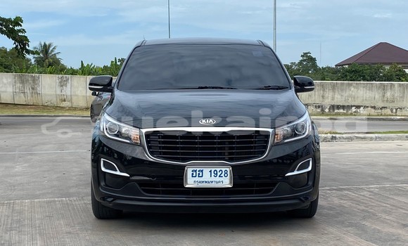 Buy Used Kia Carnival Black Car in Bangkok in Bangkok