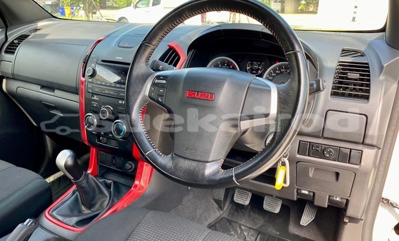 ซื้อ รถมือสอง Isuzu D-Max ขาว รถยนต์ ใน %{เมือง} ใน กรุงเทพมหานคร ซื้อ รถมือสอง Isuzu D-Max ขาว รถยนต์ ใน %{เมือง} ใน กรุงเทพมหานคร