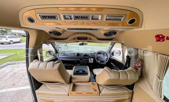 ซื้อ รถมือสอง Toyota Commuter เงิน รถยนต์ ใน %{เมือง} ใน กรุงเทพมหานคร ซื้อ รถมือสอง Toyota Commuter เงิน รถยนต์ ใน %{เมือง} ใน กรุงเทพมหานคร