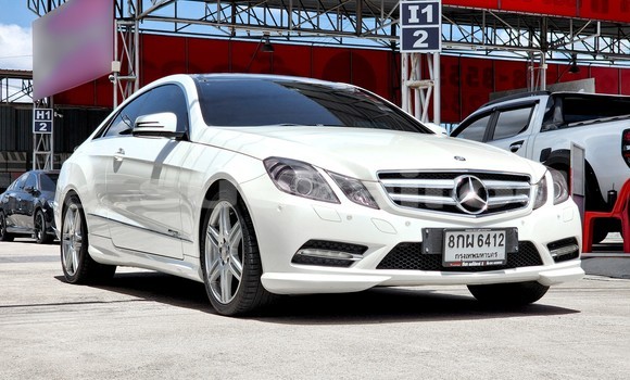 ซื้อ รถมือสอง Mercedes-Benz E-Classe ขาว รถยนต์ ใน %{เมือง} ใน กรุงเทพมหานคร ซื้อ รถมือสอง Mercedes-Benz E-Classe ขาว รถยนต์ ใน %{เมือง} ใน กรุงเทพมหานคร