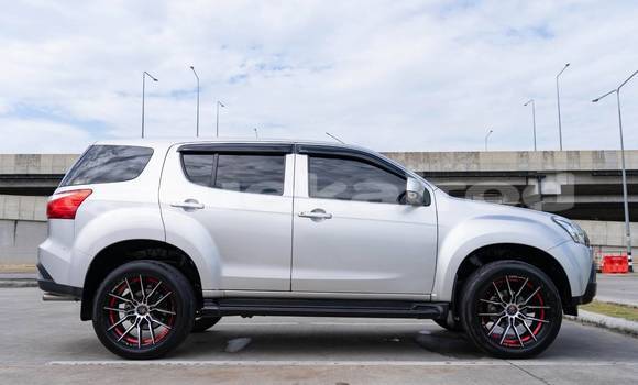 Buy Used Isuzu MU-X Silver Car in Bangkok in Bangkok Buy Used Isuzu MU-X Silver Car in Bangkok in Bangkok