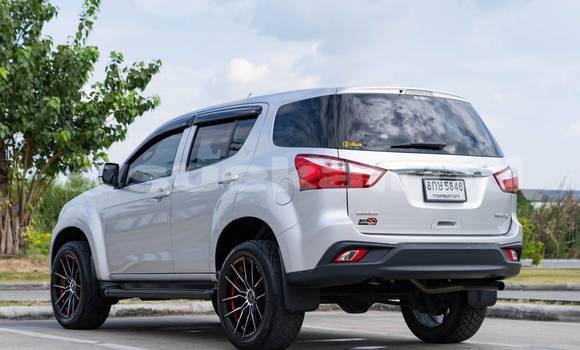 Buy Used Isuzu MU-X Silver Car in Bangkok in Bangkok Buy Used Isuzu MU-X Silver Car in Bangkok in Bangkok