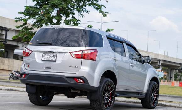 Buy Used Isuzu MU-X Silver Car in Bangkok in Bangkok Buy Used Isuzu MU-X Silver Car in Bangkok in Bangkok