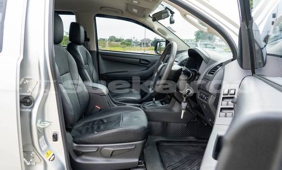 Buy Used Isuzu MU-X Silver Car in Bangkok in Bangkok Buy Used Isuzu MU-X Silver Car in Bangkok in Bangkok