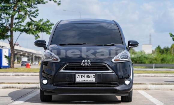 ซื้อ รถมือสอง Toyota Sienta สีดำ รถยนต์ ใน %{เมือง} ใน กรุงเทพมหานคร