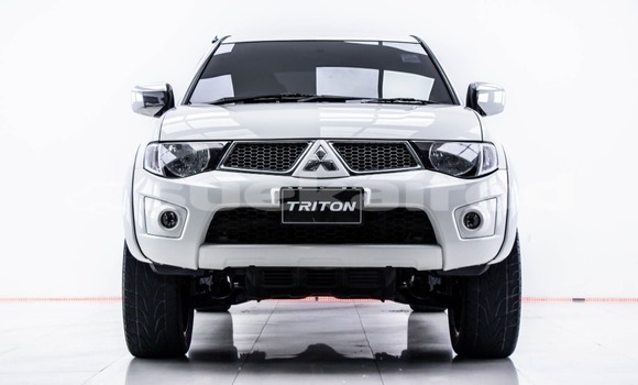 Buy Used Mitsubishi Triton White Car in Bangkok in Bangkok