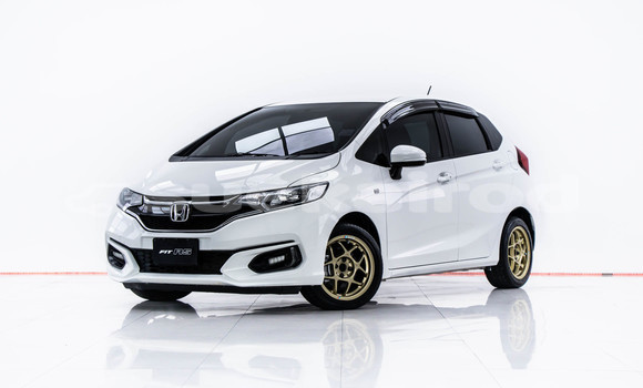 Buy Used Honda Jazz White Car in Bangkok in Bangkok Buy Used Honda Jazz White Car in Bangkok in Bangkok