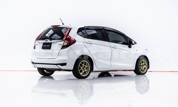 Buy Used Honda Jazz White Car in Bangkok in Bangkok Buy Used Honda Jazz White Car in Bangkok in Bangkok