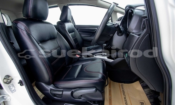 ซื้อ รถมือสอง Honda Jazz ขาว รถยนต์ ใน %{เมือง} ใน กรุงเทพมหานคร ซื้อ รถมือสอง Honda Jazz ขาว รถยนต์ ใน %{เมือง} ใน กรุงเทพมหานคร