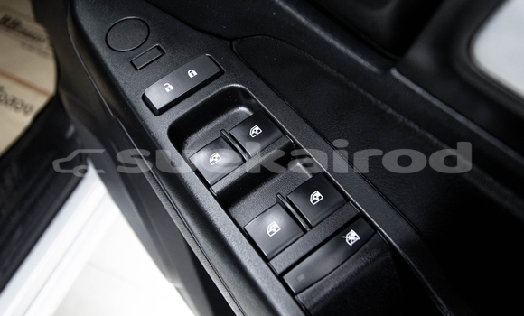 Buy Used Chevrolet Colorado White Car in Bangkok in Bangkok Buy Used Chevrolet Colorado White Car in Bangkok in Bangkok