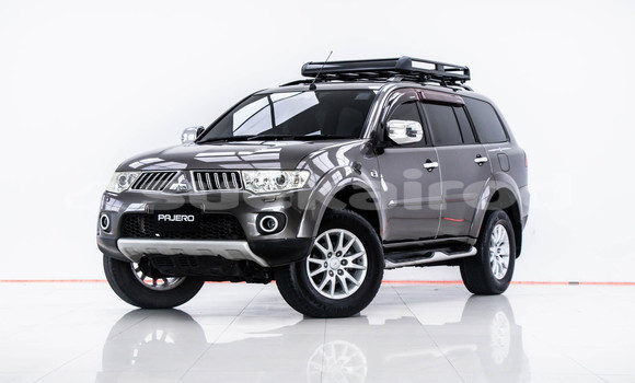 Buy Used Mitsubishi Pajero Sport Brown Car in Bangkok in Bangkok Buy Used Mitsubishi Pajero Sport Brown Car in Bangkok in Bangkok