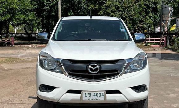 ซื้อ รถมือสอง Mazda BT-50 ขาว รถยนต์ ใน %{เมือง} ใน กรุงเทพมหานคร