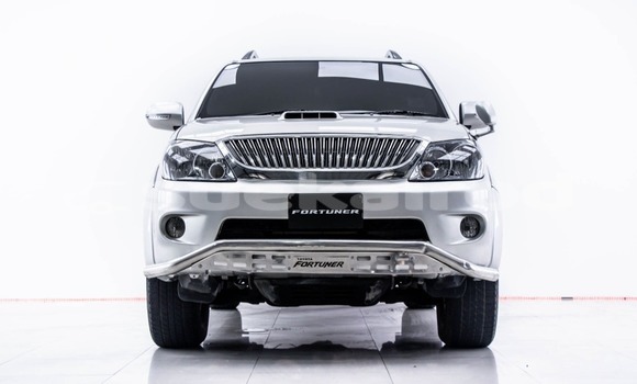 ซื้อ รถมือสอง Toyota Fortuner อื่น ๆ รถยนต์ ใน %{เมือง} ใน กรุงเทพมหานคร