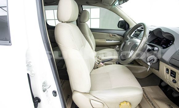 ซื้อ รถมือสอง Toyota Hiluxe VIGO ขาว รถยนต์ ใน %{เมือง} ใน กรุงเทพมหานคร ซื้อ รถมือสอง Toyota Hiluxe VIGO ขาว รถยนต์ ใน %{เมือง} ใน กรุงเทพมหานคร