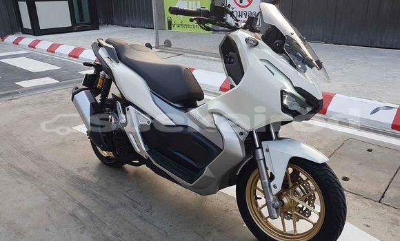 Buy Used Honda X-ADV White Bike in Surat Thani in Surat Thani
