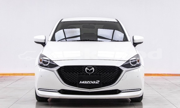 ซื้อ รถมือสอง Mazda 2 ขาว รถยนต์ ใน %{เมือง} ใน กรุงเทพมหานคร