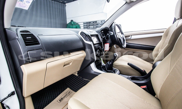 Buy Used Isuzu D-Max White Car in Bangkok in Bangkok Buy Used Isuzu D-Max White Car in Bangkok in Bangkok