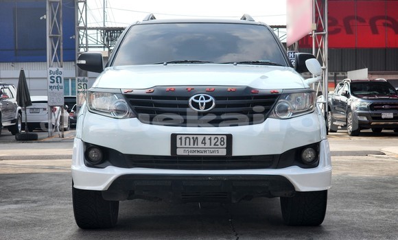 Buy Used Toyota Fortuner White Car in Bangkok in Bangkok