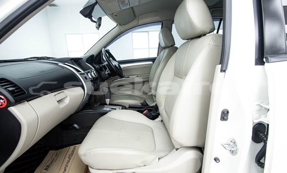 ซื้อ รถมือสอง Mitsubishi Pajero ขาว รถยนต์ ใน %{เมือง} ใน กรุงเทพมหานคร ซื้อ รถมือสอง Mitsubishi Pajero ขาว รถยนต์ ใน %{เมือง} ใน กรุงเทพมหานคร