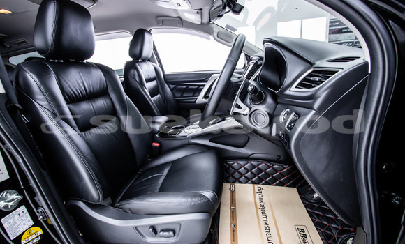 ซื้อ รถมือสอง Mitsubishi Pajero Sport สีดำ รถยนต์ ใน %{เมือง} ใน กรุงเทพมหานคร ซื้อ รถมือสอง Mitsubishi Pajero Sport สีดำ รถยนต์ ใน %{เมือง} ใน กรุงเทพมหานคร