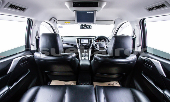 ซื้อ รถมือสอง Mitsubishi Pajero Sport สีดำ รถยนต์ ใน %{เมือง} ใน กรุงเทพมหานคร ซื้อ รถมือสอง Mitsubishi Pajero Sport สีดำ รถยนต์ ใน %{เมือง} ใน กรุงเทพมหานคร