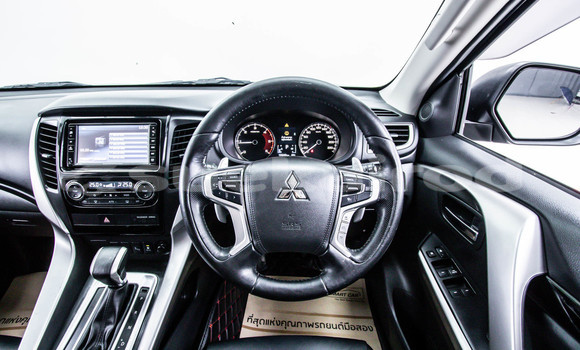 ซื้อ รถมือสอง Mitsubishi Pajero Sport สีดำ รถยนต์ ใน %{เมือง} ใน กรุงเทพมหานคร ซื้อ รถมือสอง Mitsubishi Pajero Sport สีดำ รถยนต์ ใน %{เมือง} ใน กรุงเทพมหานคร