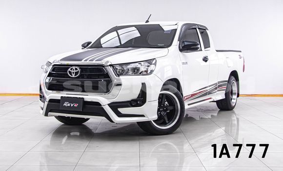Buy Used Toyota Hiluxe Revo White Car in Bangkok in Bangkok Buy Used Toyota Hiluxe Revo White Car in Bangkok in Bangkok
