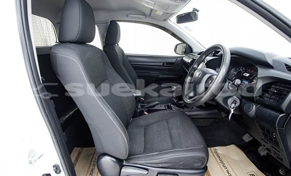 Buy Used Toyota Hiluxe Revo White Car in Bangkok in Bangkok Buy Used Toyota Hiluxe Revo White Car in Bangkok in Bangkok