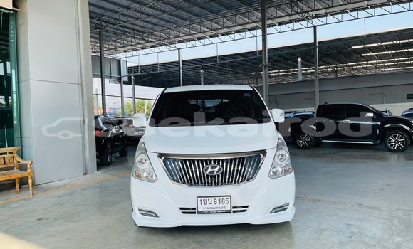 ซื้อ รถมือสอง Hyundai Grand Starex สีดำ รถยนต์ ใน %{เมือง} ใน กรุงเทพมหานคร ซื้อ รถมือสอง Hyundai Grand Starex สีดำ รถยนต์ ใน %{เมือง} ใน กรุงเทพมหานคร