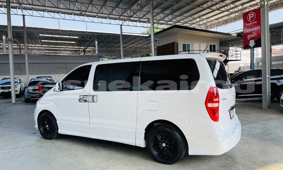 Buy Used Hyundai Grand Starex Black Car in Bangkok in Bangkok Buy Used Hyundai Grand Starex Black Car in Bangkok in Bangkok
