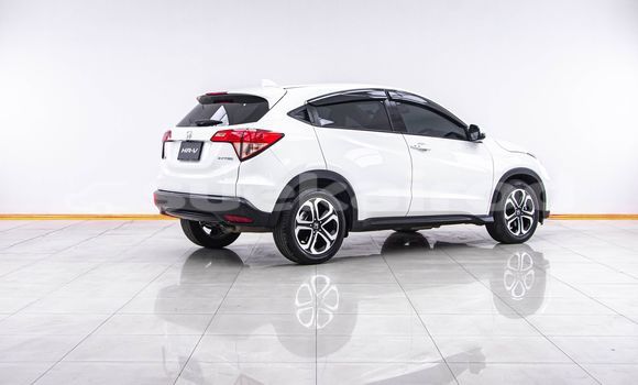 Buy Used Honda HR-V White Car in Bangkok in Bangkok Buy Used Honda HR-V White Car in Bangkok in Bangkok