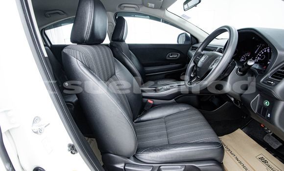 Buy Used Honda HR-V White Car in Bangkok in Bangkok Buy Used Honda HR-V White Car in Bangkok in Bangkok