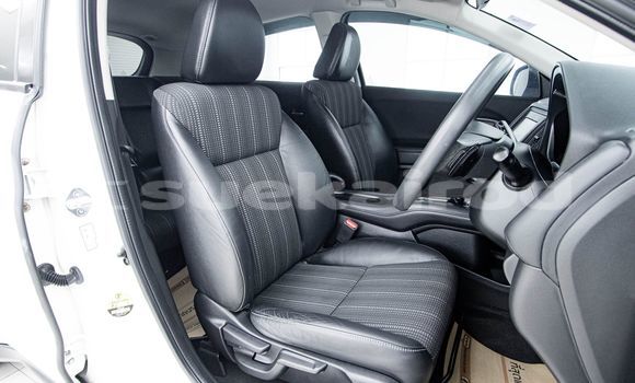 Buy Used Honda HR-V White Car in Bangkok in Bangkok Buy Used Honda HR-V White Car in Bangkok in Bangkok