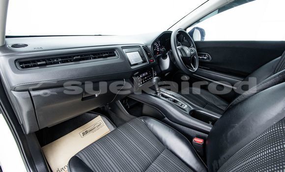Buy Used Honda HR-V White Car in Bangkok in Bangkok Buy Used Honda HR-V White Car in Bangkok in Bangkok