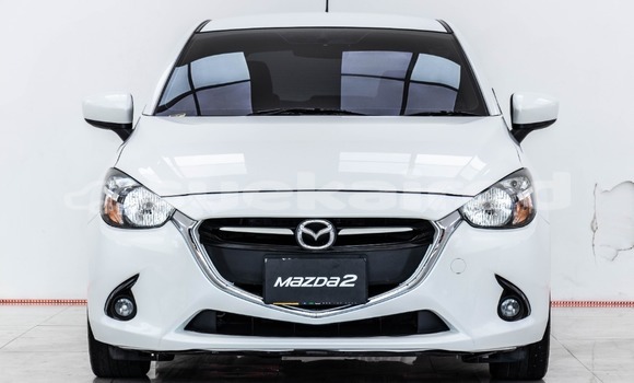 ซื้อ รถมือสอง Mazda 2 ขาว รถยนต์ ใน %{เมือง} ใน กรุงเทพมหานคร