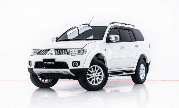 Buy Used Mitsubishi Pajero Sport White Car in Bangkok in Bangkok Buy Used Mitsubishi Pajero Sport White Car in Bangkok in Bangkok