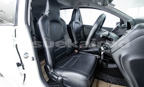 Buy Used Honda Mobilio White Car in Bangkok in Bangkok Buy Used Honda Mobilio White Car in Bangkok in Bangkok