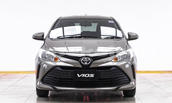 ซื้อ รถมือสอง Toyota Vios สีน้ำตาล รถยนต์ ใน %{เมือง} ใน กรุงเทพมหานคร
