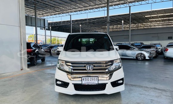 Buy Used Honda Stepwgn White Car in Bangkok in Bangkok Buy Used Honda Stepwgn White Car in Bangkok in Bangkok