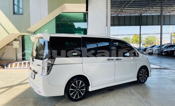 Buy Used Honda Stepwgn White Car in Bangkok in Bangkok Buy Used Honda Stepwgn White Car in Bangkok in Bangkok