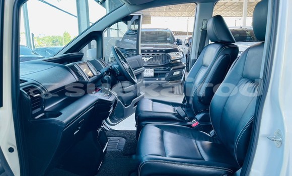 Buy Used Honda Stepwgn White Car in Bangkok in Bangkok Buy Used Honda Stepwgn White Car in Bangkok in Bangkok