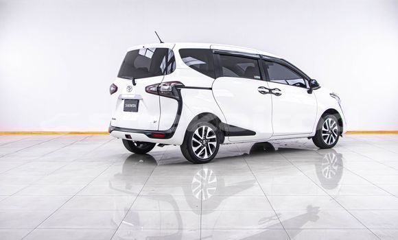 Buy Used Toyota Sienta White Car in Bangkok in Bangkok Buy Used Toyota Sienta White Car in Bangkok in Bangkok