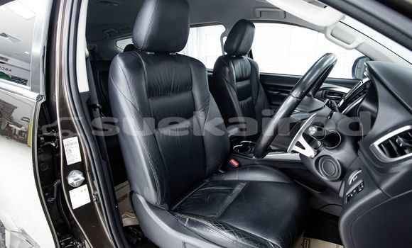 Buy Used Mitsubishi Pajero Brown Car in Bangkok in Bangkok Buy Used Mitsubishi Pajero Brown Car in Bangkok in Bangkok